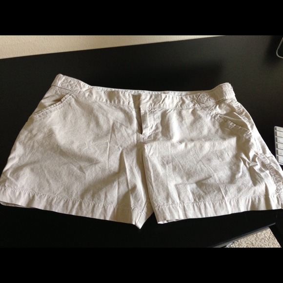 🔴SOLD🔴  Old Navy Stone Shorts - Size 16