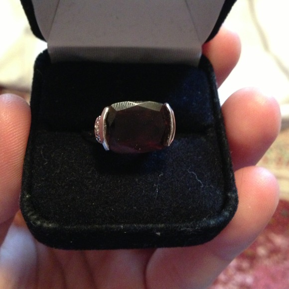 Ring - Picture 1 of 2