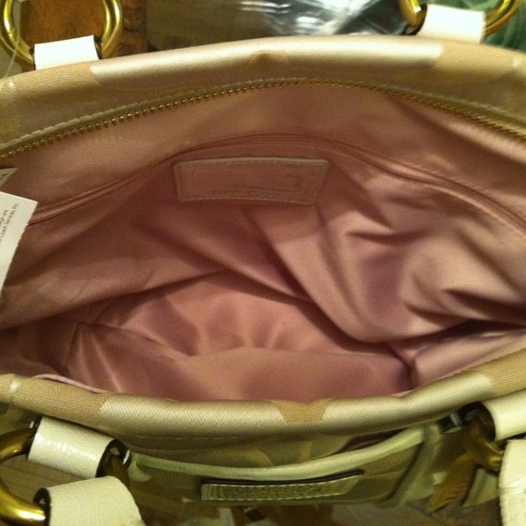 🌺AUTHENTIC & NEW COACH HANDBAG🌺 - Picture 4 of 4