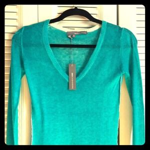 💟 💛Reduced! 360 Cashmere sweater with thumbholes