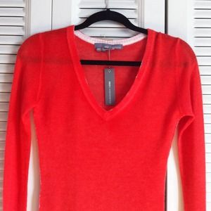 💟💛Reduced! 360 Cashmere Sweater with thumbholes