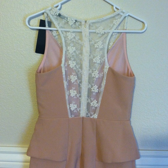 SOLD Dress - Picture 3 of 4