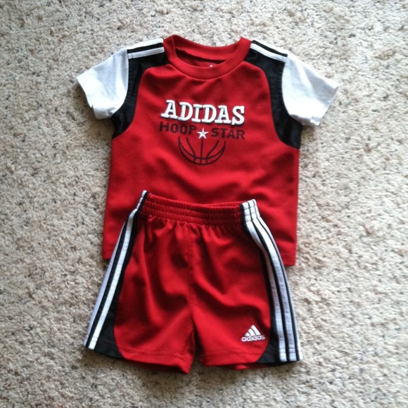 📌SOLD📌Addidas 2-pc shorts set