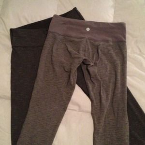 2 pair of Lululemon Wunder Under Crops in piqué!