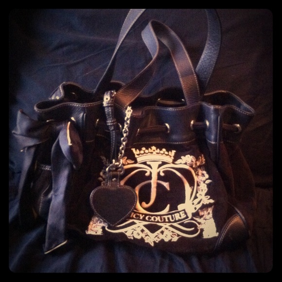 Juicy Couture Handbags - Authentic juicy couture daydreamer purse