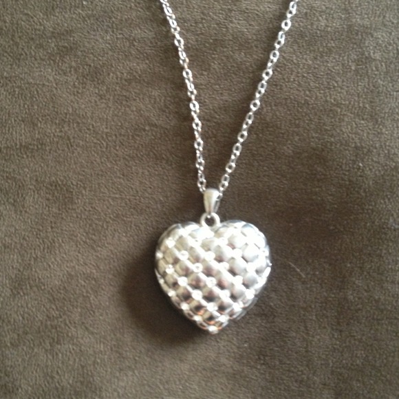 Heart pendent