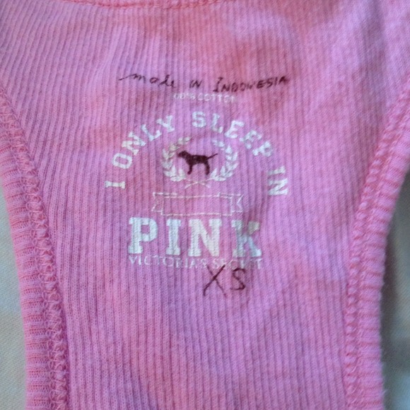 ❌SOLD❌VS Pink tank top - Picture 2 of 4