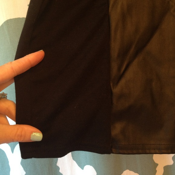 💢Bundled💢Leather-like and cotton stretch skirt - Picture 2 of 3