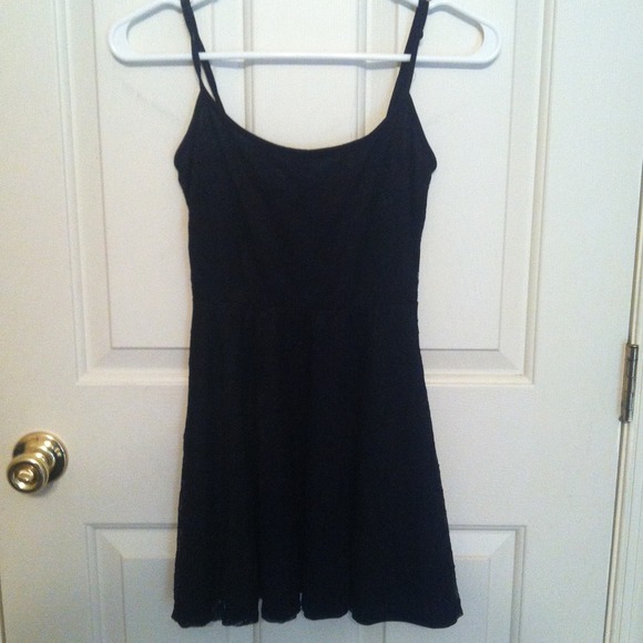 🐯HOLD H&M Lace Skater dress