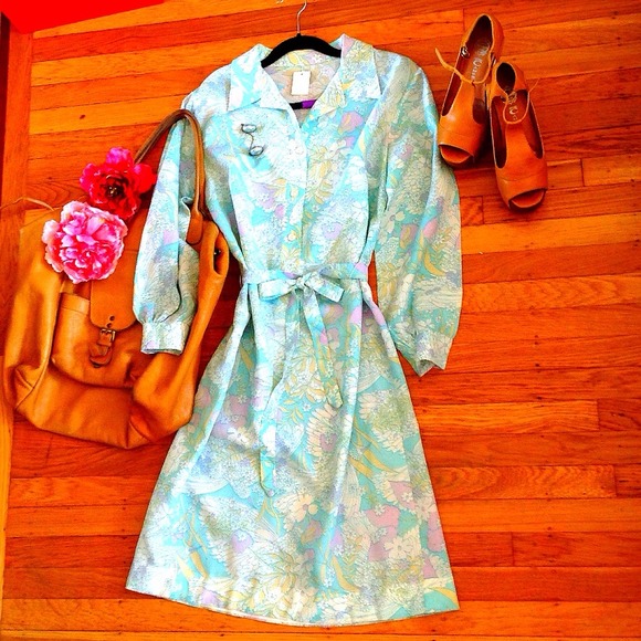 🍒Vintage🍒 70s Pastel Floral Dress w/ belt