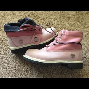 💟Pink Timberland Boots💟