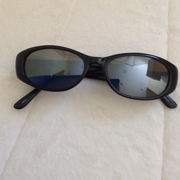 Pre-owned sunglasses - Picture 1 of 1