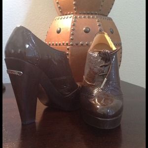 2 pairs short boot style shoes.🔴Hold for @mdal🔴