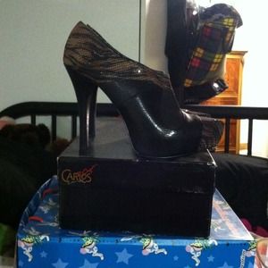 Brand new Carlos Santana bootie