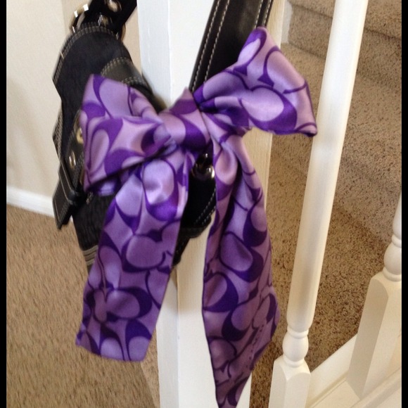 ON HOLD COACH ?100% SILK PONYTAIL / PURSE SCARF
