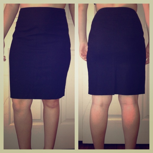 ❌Sold/bundle❤Banana Republic black pencil skirt 4P