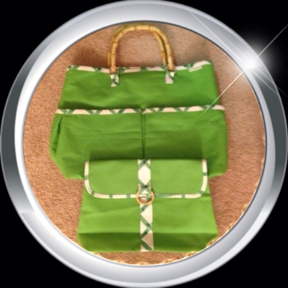 Clinique Green Tote w/Bamboo Handles & Makeup Bag