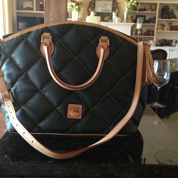 REDUCED to 90$-Authentic Dooney & Bourke purse