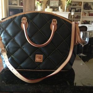 REDUCED to 90$-Authentic Dooney & Bourke purse