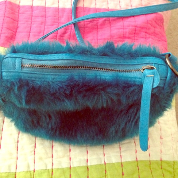 Blue flurry handbag