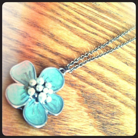 F. 21 Necklace! - Picture 1 of 3