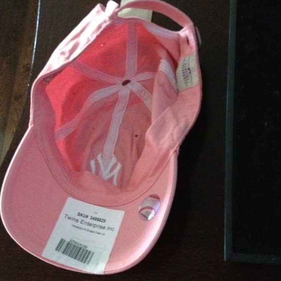 👉SOLD👈Light pink women Yankee hat - Picture 2 of 2