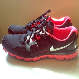 💥REDUCED Nike Shoes, Hot Pink & Black,Barely Used