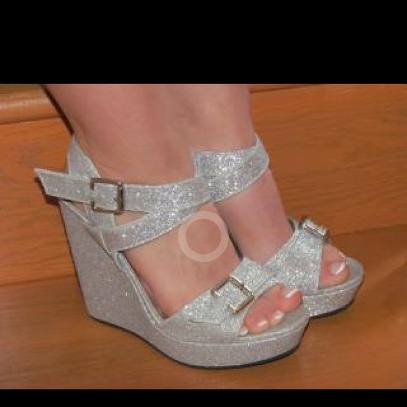 Silver wedges