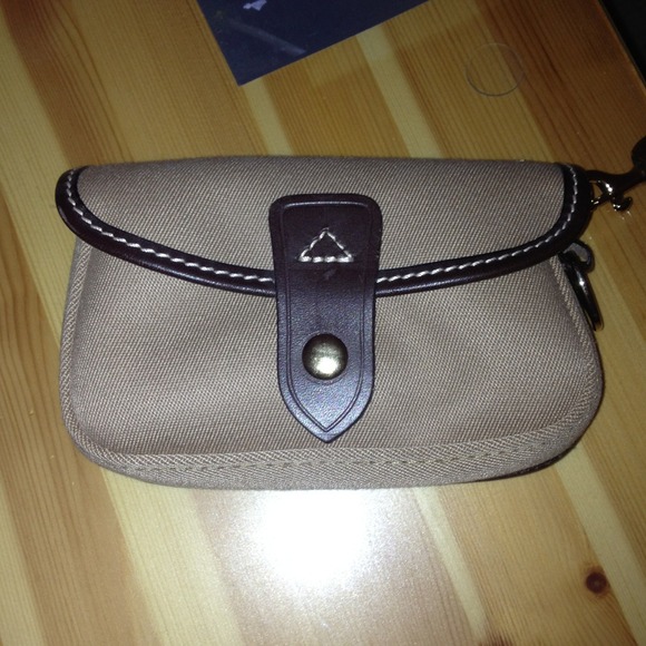 AUTHENTIC Dooney and bourke wristlet.