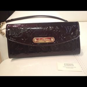 SOLD Louis Vuitton Vernis clutch