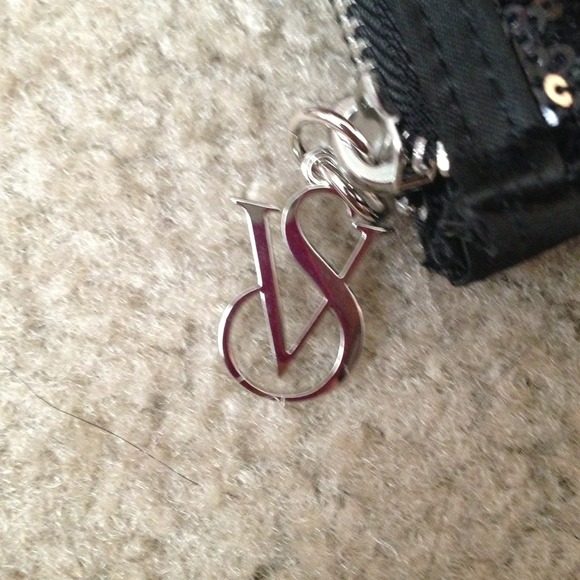 Black Sequin limited edition clutch VS - Picture 2 of 4