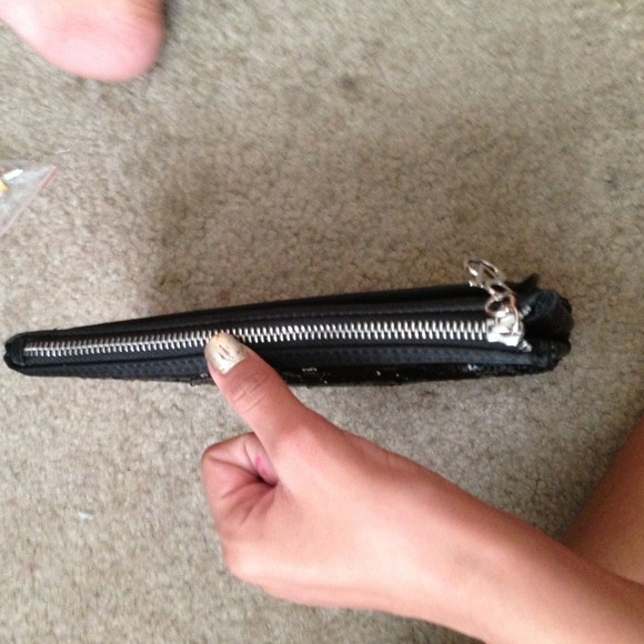 Black Sequin limited edition clutch VS - Picture 3 of 4