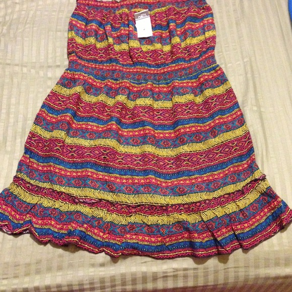 TRADED****NWT Strapless rue21 tribal print dress