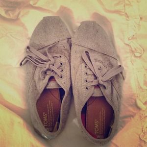 Tom's Lace Up Shoes