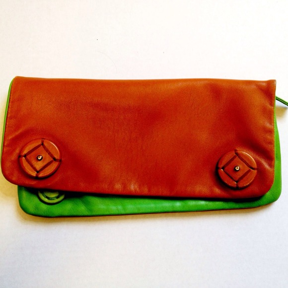 💯 Authentic Prada Clutch - Picture 1 of 4