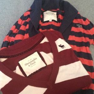 Bundle 2 Abercrombie sweaters