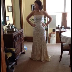Sherry Hill Exclusive Prom Dress size 2 nude.