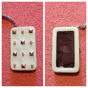 💥Reduced💥Studded skull iPhone wristlet NWT