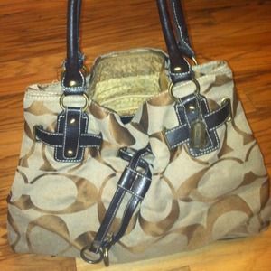 Coach bag large C's