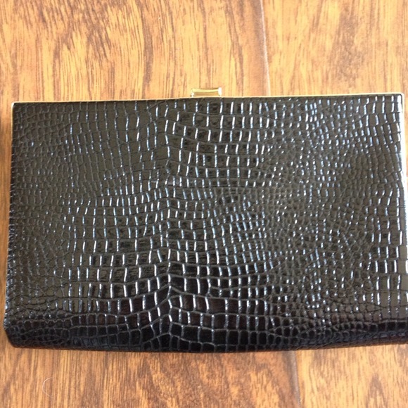 Black and gold clutch - Picture 1 of 3