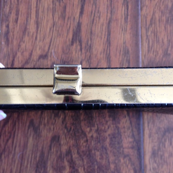 Black and gold clutch - Picture 2 of 3