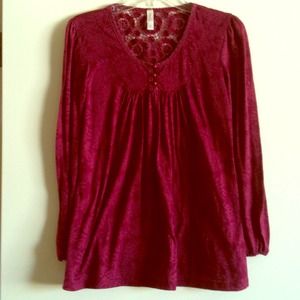 Cute wine colored top!