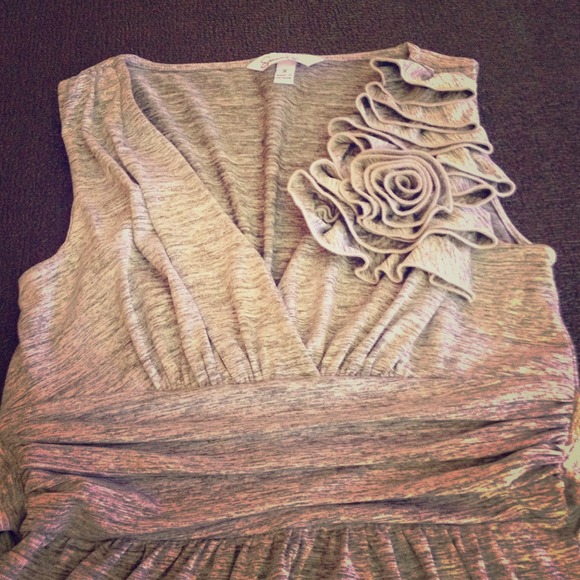 ❌Sold ❌ gray dress with flower design. Worn once