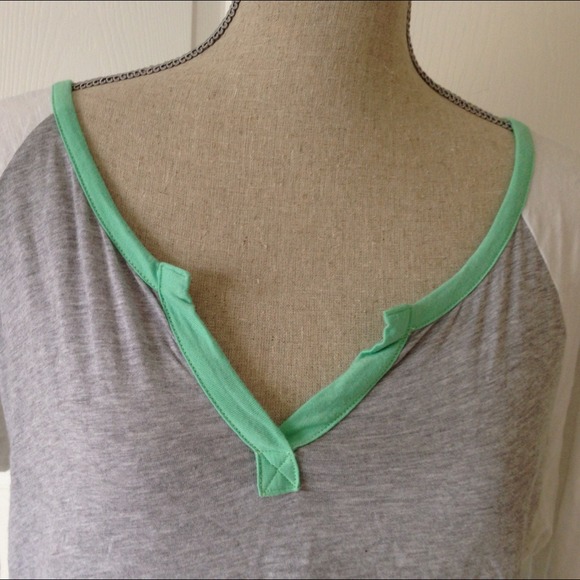 🔴SOLD🔴 Splendid Raglan Top - Large - Picture 2 of 4