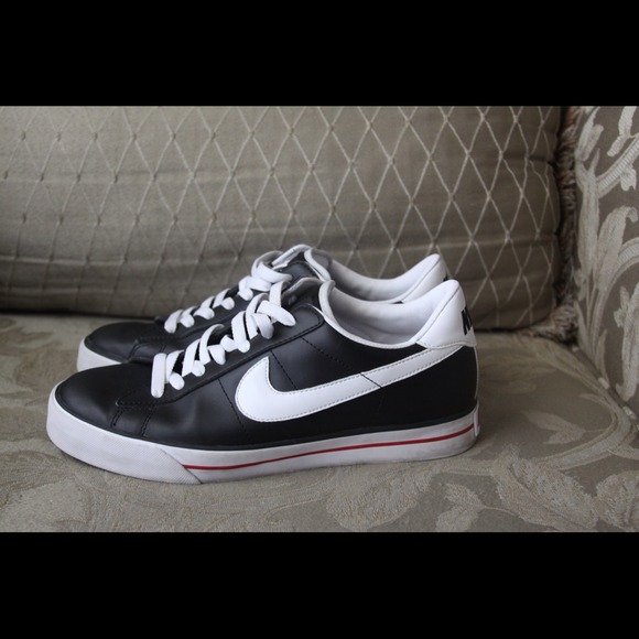 Used ONCE Classic Nikes