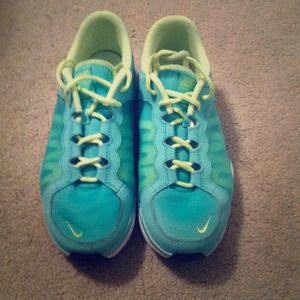 Green Nike Flex Trainer 2