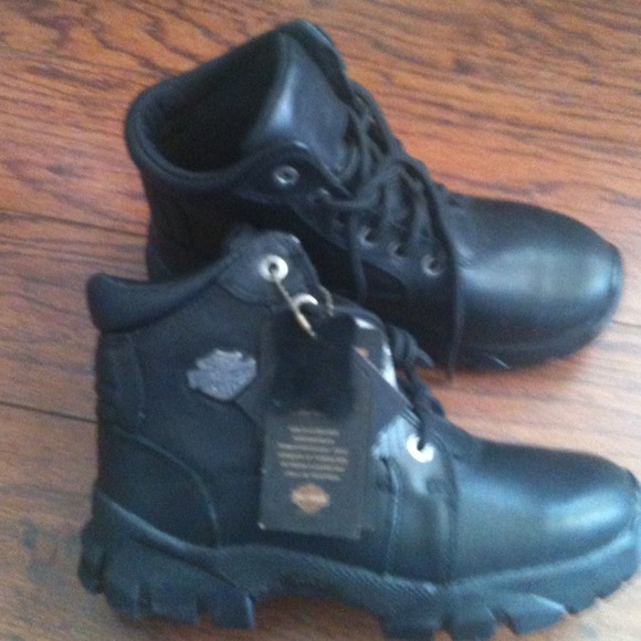 Women's brand new Harley Davidson leather boots.