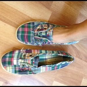 Reserved!TOMMY HILFIGER- s8- plaid slip on sneaker