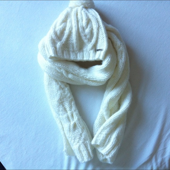 Michael Kors hat and scarf set