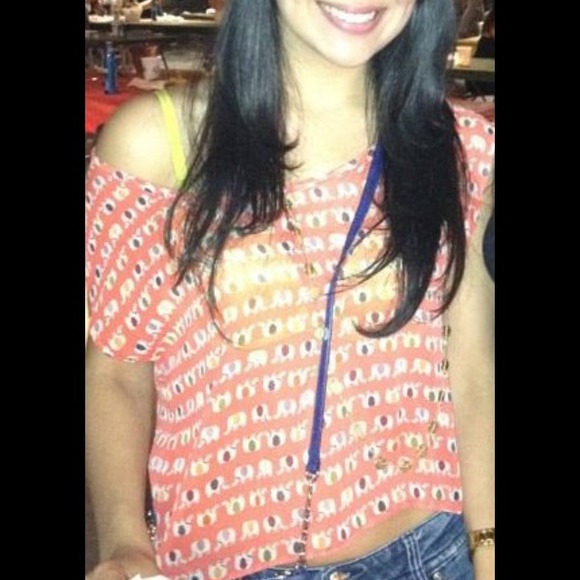 🎁SOLD🎁Cute top!